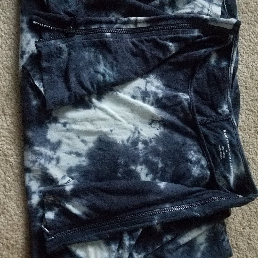 New York and Company  tye dye shirt   Size M - Picture 2 of 3